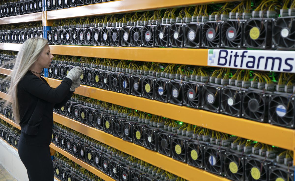 Prosperous Canadian bitcoin miners buying up land in US for